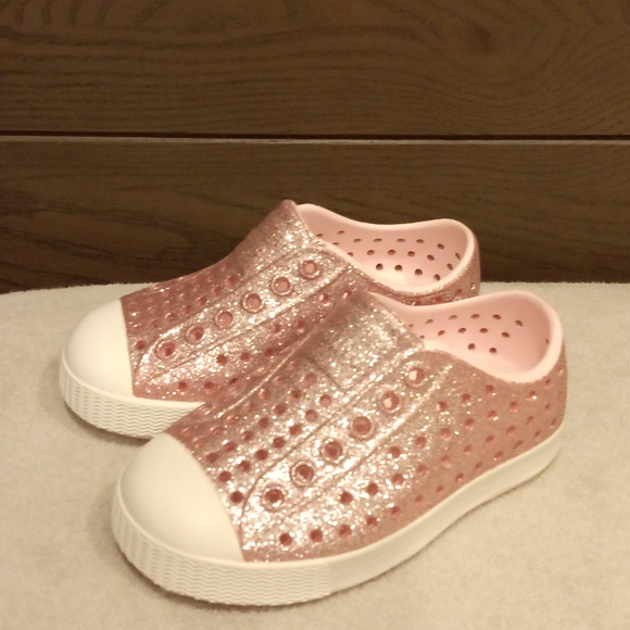 native jefferson slip on